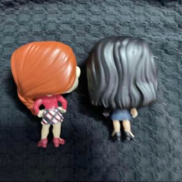 Cheryl blossom funko and Veronica lodge funko Riverdale collectible set - Picture 2 of 6